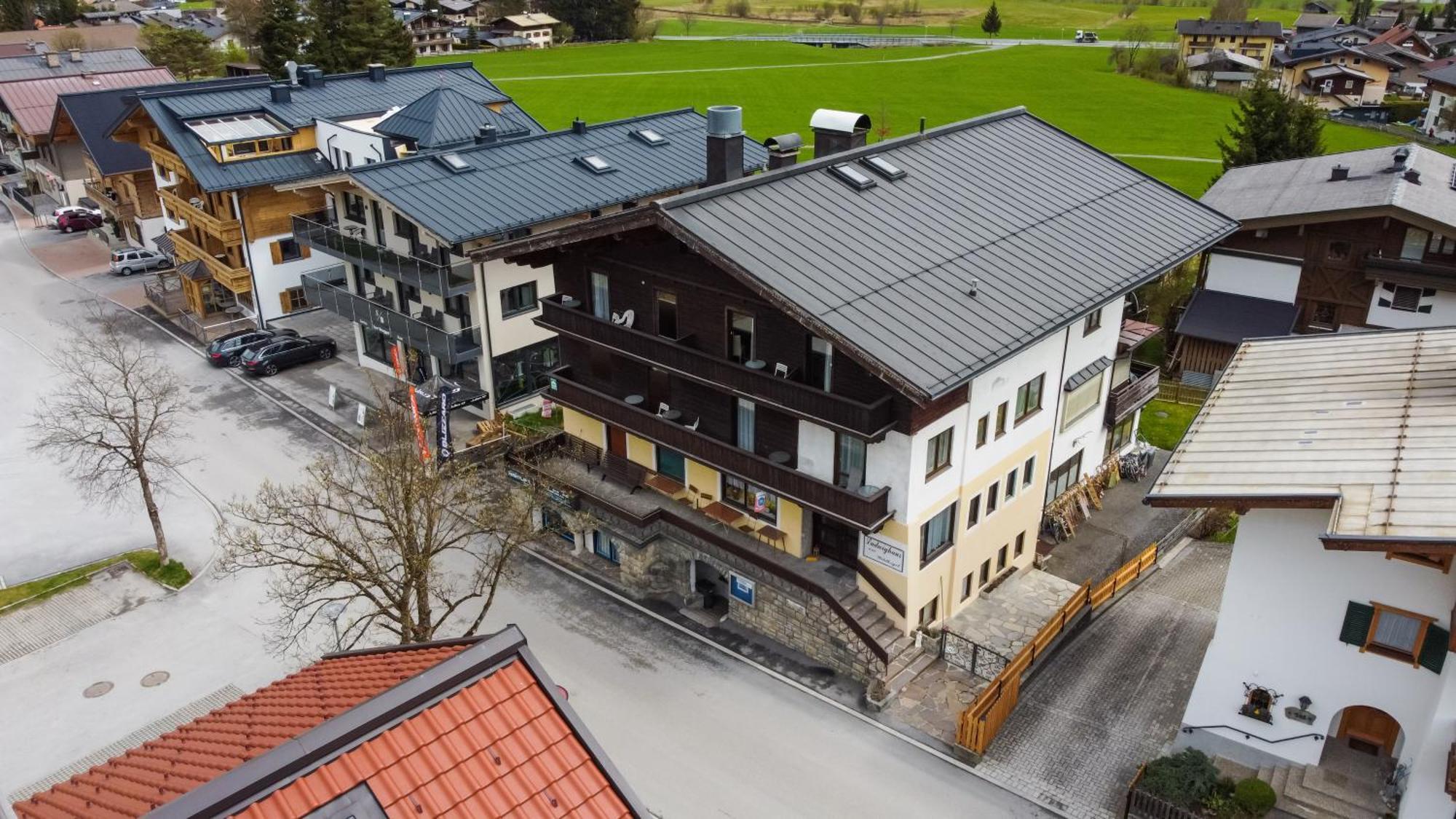 Ludwighaus Lägenhet Neukirchen am Großvenediger Exteriör bild